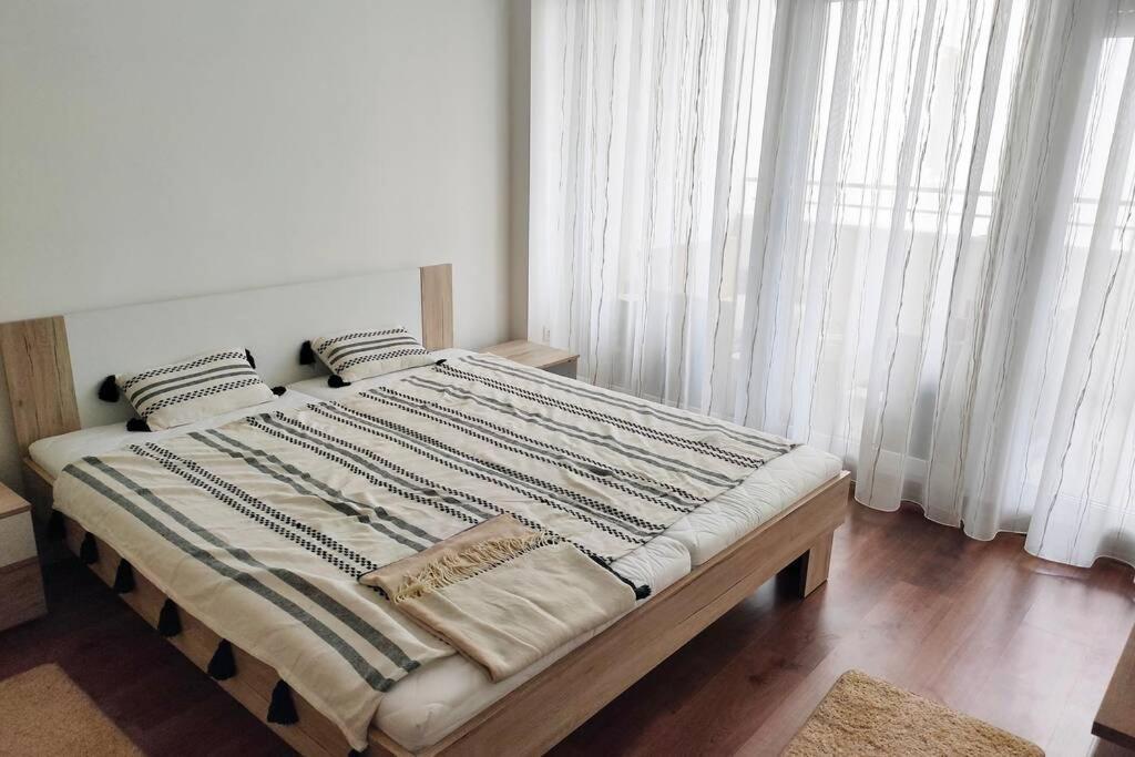 Plaza Apartman - City Center, Free Parking, Free Wifi Ντέμπρετσεν Εξωτερικό φωτογραφία